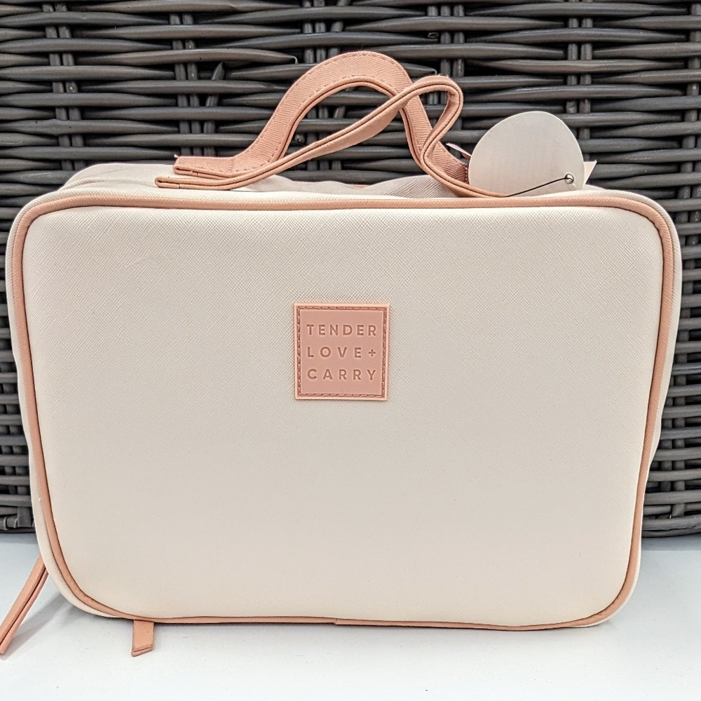 NWT Tender Love + Carry Blush/Pink Toiletry Weekender Bag with Hanger